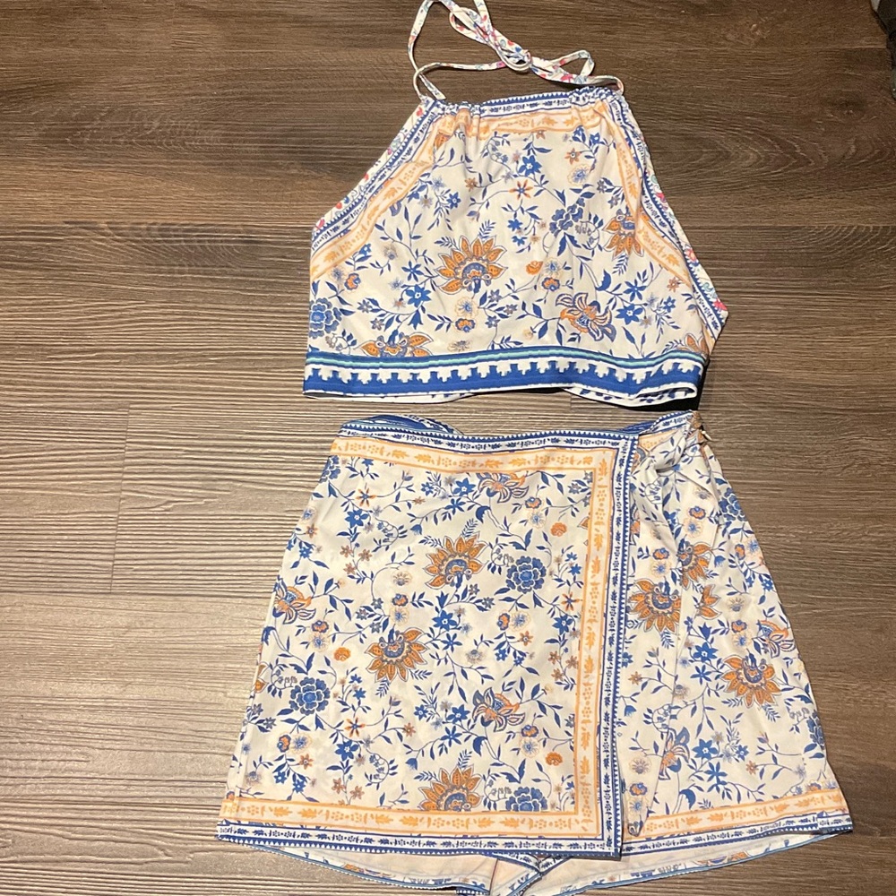 Floral Halter Crop Top and Wrap Shorts Set - Blue & Cream